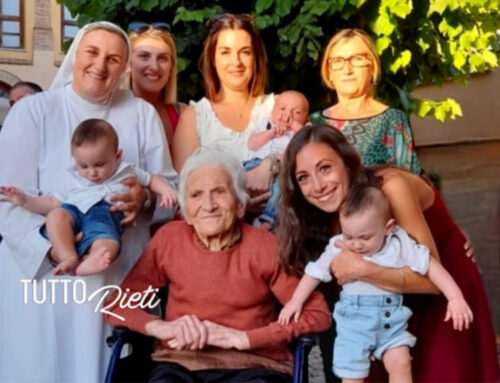 Festa dei nonni: Nannina insieme a Diego, Samuele e Lorenzo nati un secolo dopo di lei