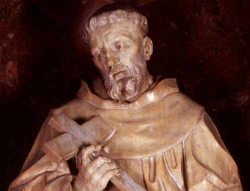 La statua di San Francesco d’Assisi nell’ambulacro della cappella di Santa Barbara nella cattedrale di Rieti